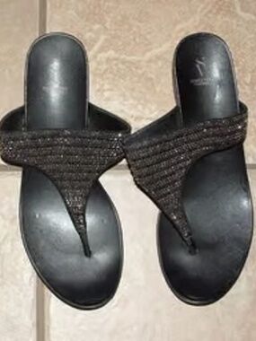 SIMPLY VERA SIZE 7 WEDGE SANDAL SHOES LOT5825